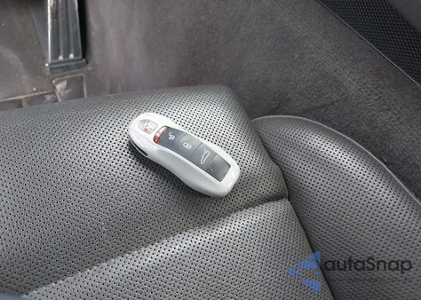 2015 Porsche Panamera 4 z USA, uszkodzony, nr VIN WP0AA2A73FL006133